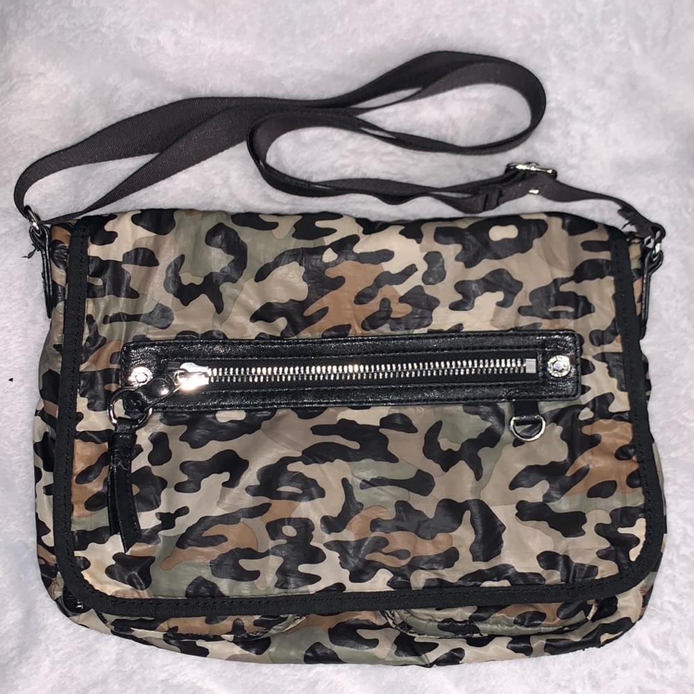 NINE WEST CAMOUFLAGE CROSSBODY BAG
